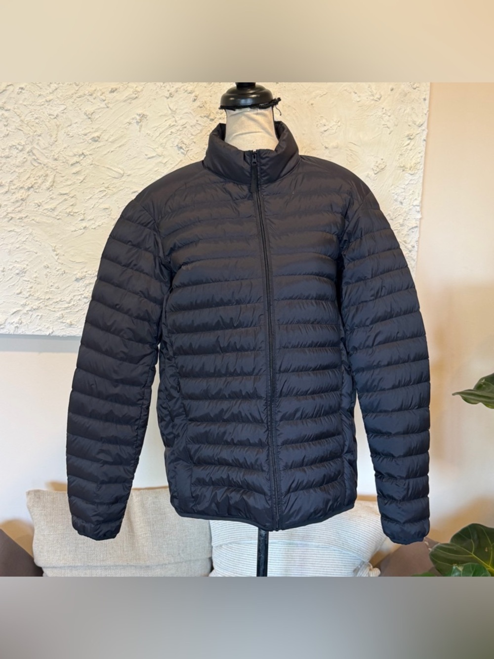 UNIQLO Mens Packable DOWN Quilted Puffer Jacket Black Sz Medium